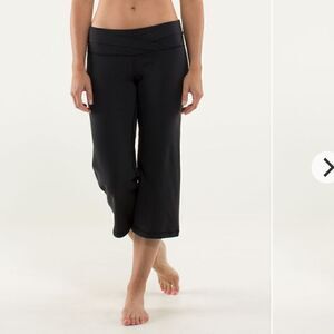 Lululemon Dharana Drawstring Leg Black Crop